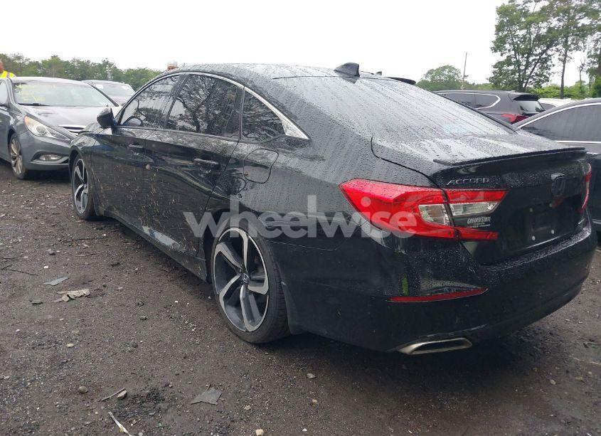 Photo 3 of 2018 Honda Accord SPORT (VIN 1HGCV1F30JA226624)
