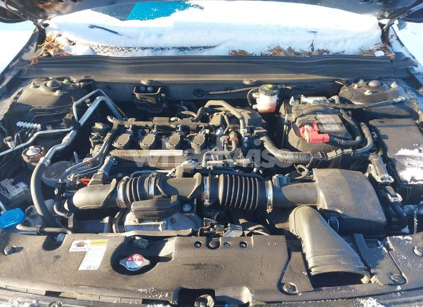 Photo 10 of 2018 Honda Accord SPORT (VIN 1HGCV1F30JA269067)