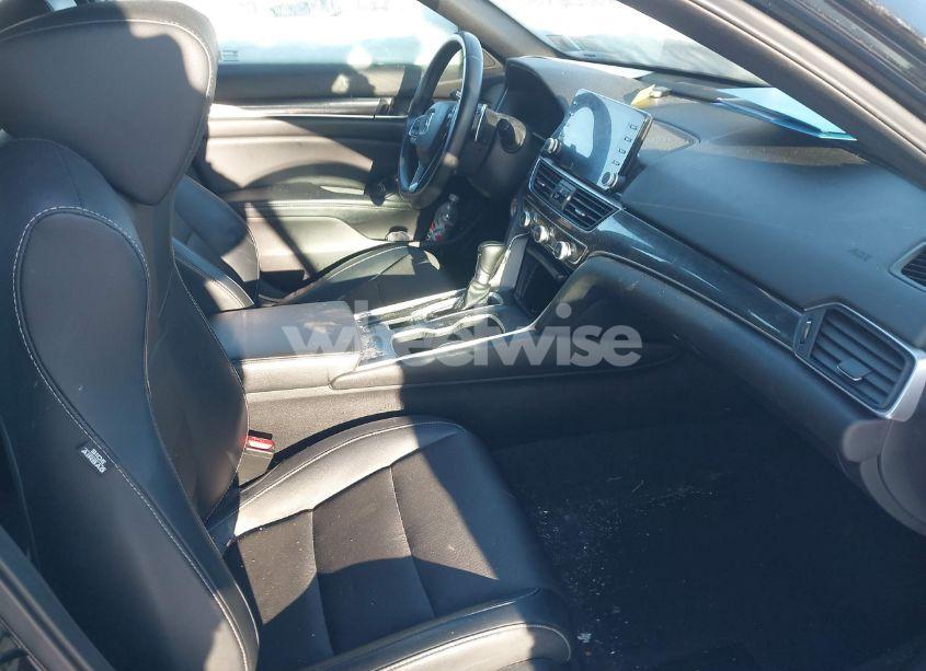 Photo 5 of 2018 Honda Accord SPORT (VIN 1HGCV1F30JA269067)