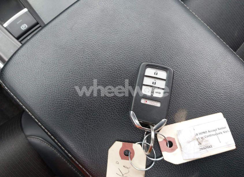 Photo 11 of 2018 Honda Accord SPORT (VIN 1HGCV1F30JA811056)