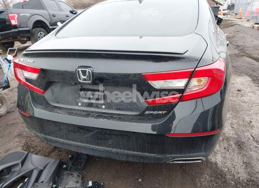 Photo 17 of 2018 Honda Accord SPORT (VIN 1HGCV1F30JA811056)