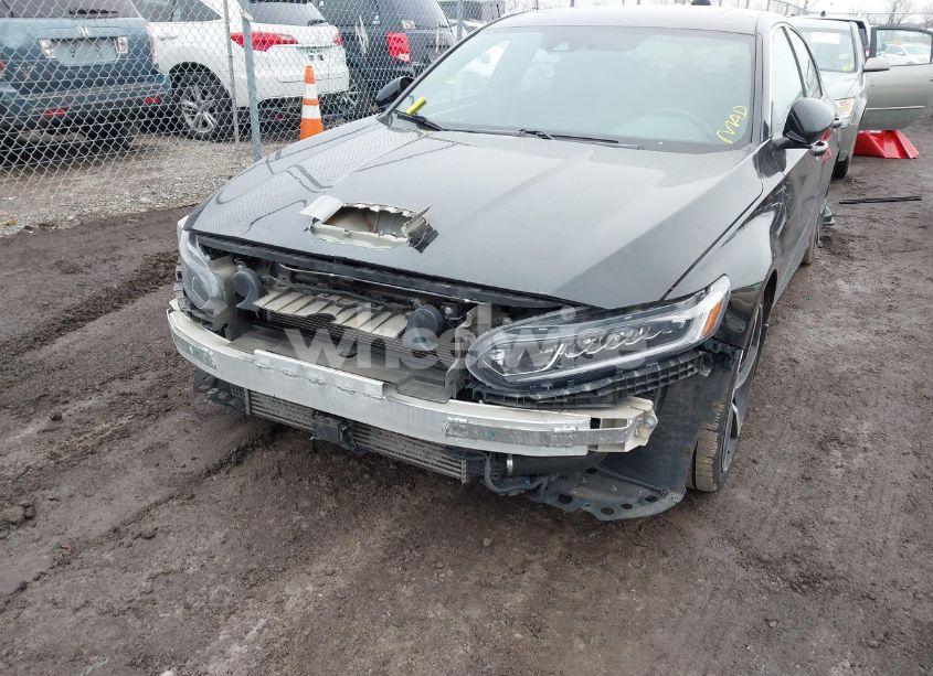 Photo 6 of 2018 Honda Accord SPORT (VIN 1HGCV1F30JA811056)