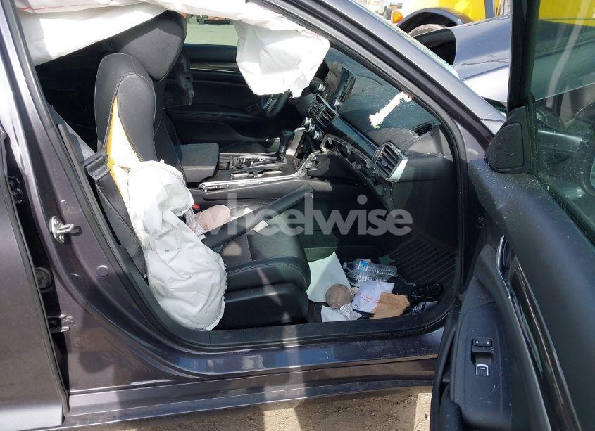 Photo 5 of 2019 Honda Accord SPORT (VIN 1HGCV1F30KA052636)