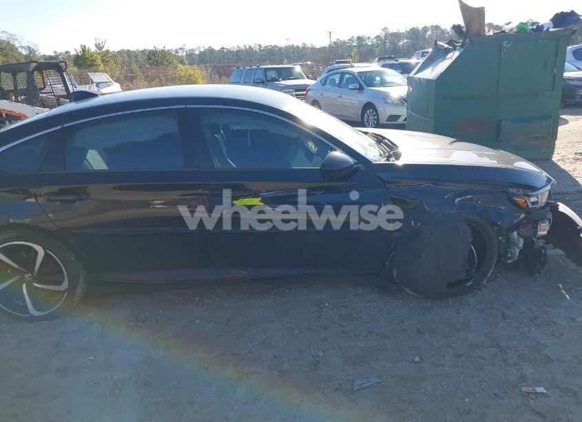Photo 13 of 2019 Honda Accord SPORT (VIN 1HGCV1F30KA058095)
