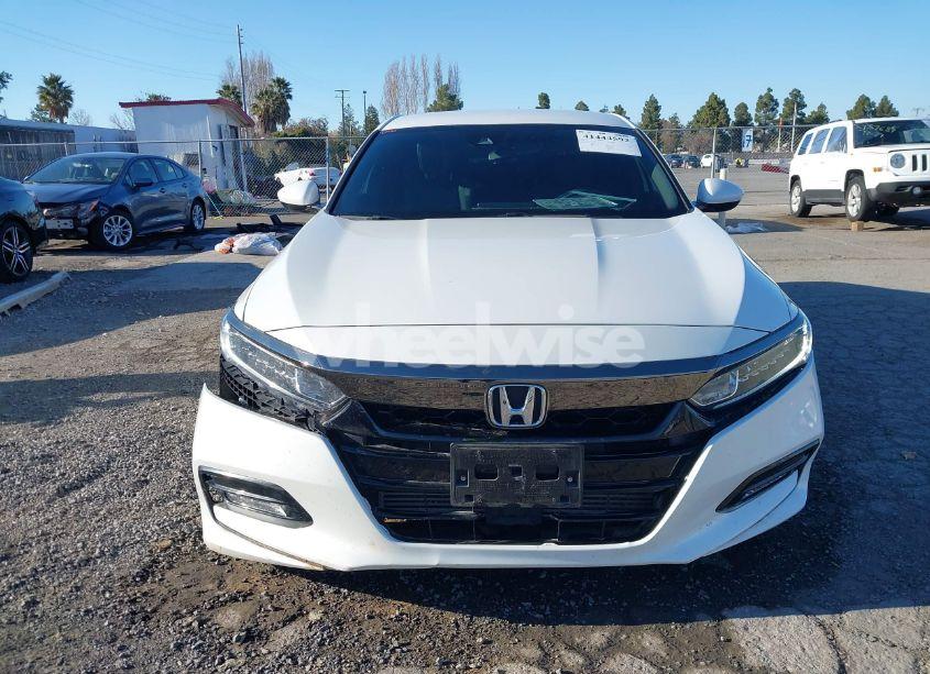 Photo 13 of 2019 Honda Accord SPORT (VIN 1HGCV1F30KA095535)