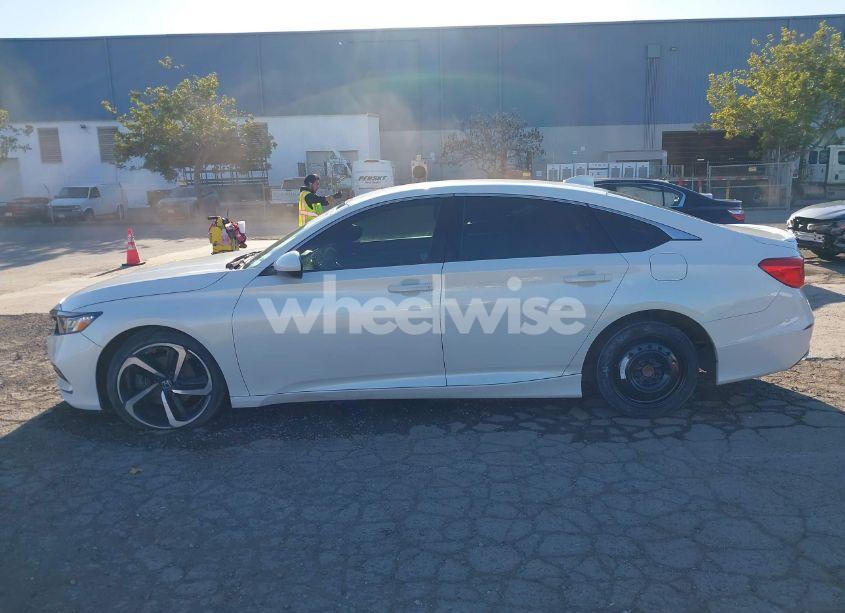 Photo 15 of 2019 Honda Accord SPORT (VIN 1HGCV1F30KA095535)
