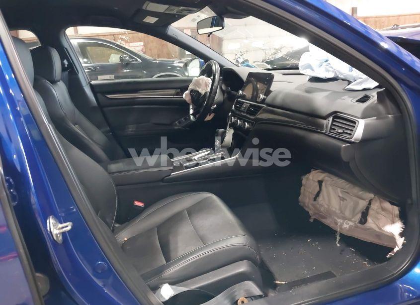 Photo 5 of 2019 Honda Accord SPORT (VIN 1HGCV1F30KA101396)