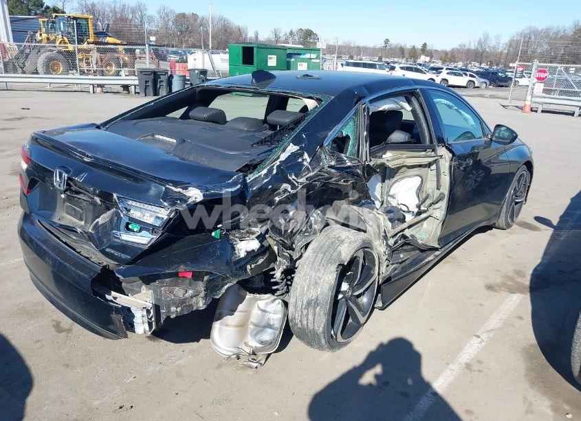 Photo 4 of 2019 Honda Accord SPORT (VIN 1HGCV1F30KA103424)