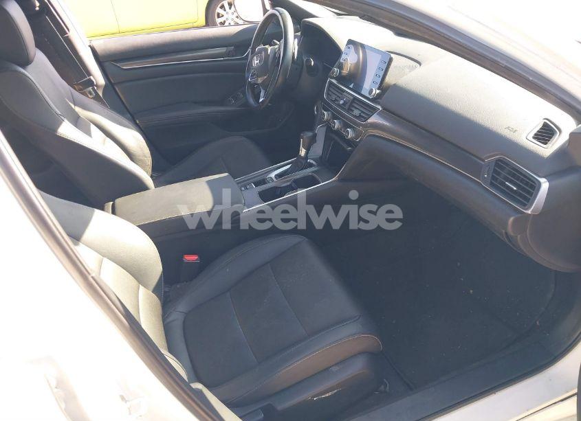 Photo 5 of 2019 Honda Accord SPORT (VIN 1HGCV1F30KA130171)