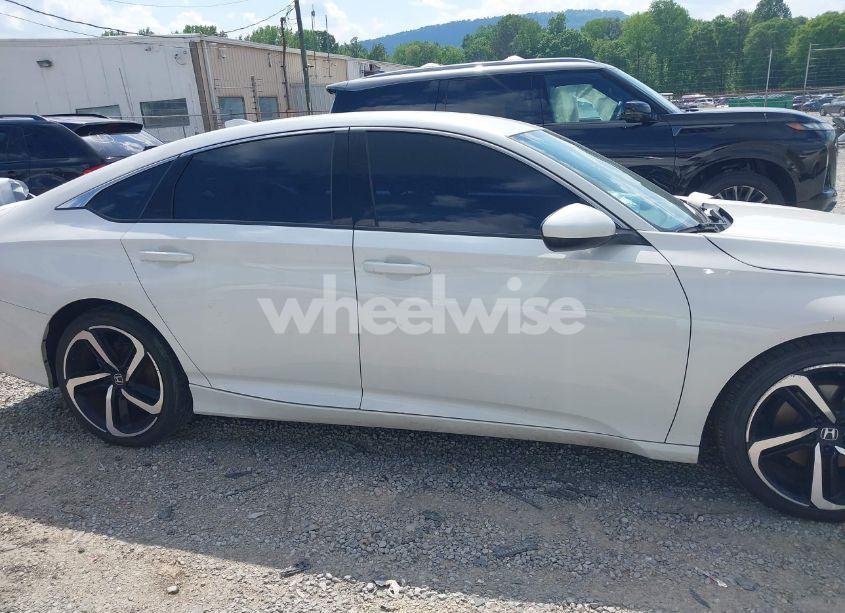Photo 13 of 2019 Honda Accord SPORT (VIN 1HGCV1F30KA139355)