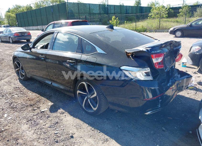 Photo 3 of 2019 Honda Accord SPORT (VIN 1HGCV1F30KA166605)