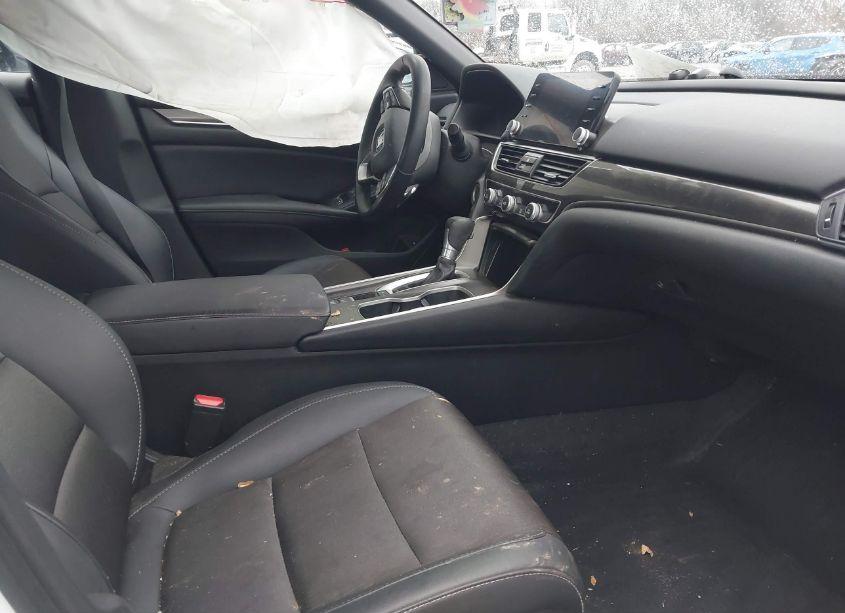 Photo 5 of 2020 Honda Accord SPORT (VIN 1HGCV1F30LA011988)