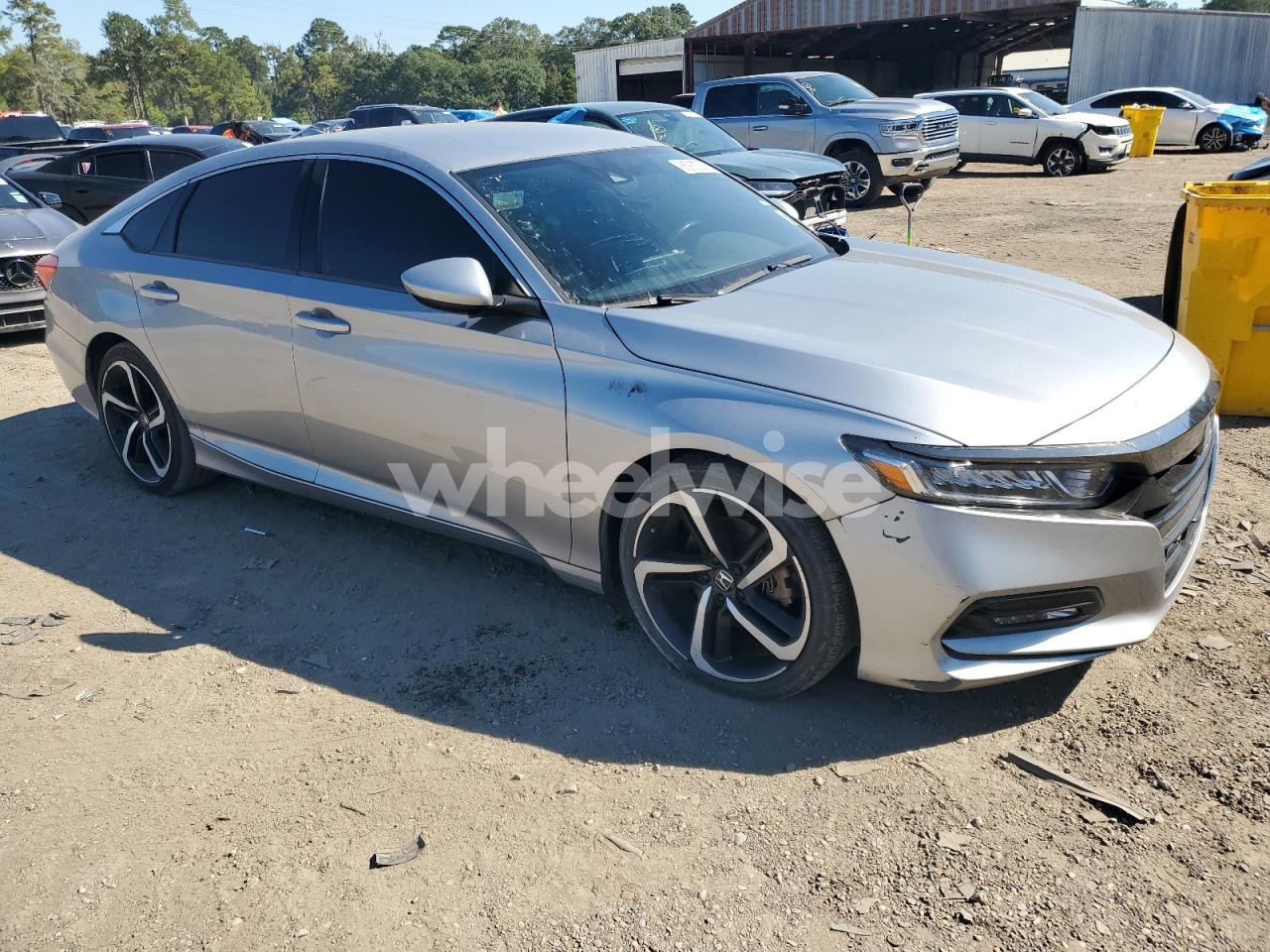 Photo 4 of 2020 HONDA ACCORD SPORT (VIN 1HGCV1F30LA114991)
