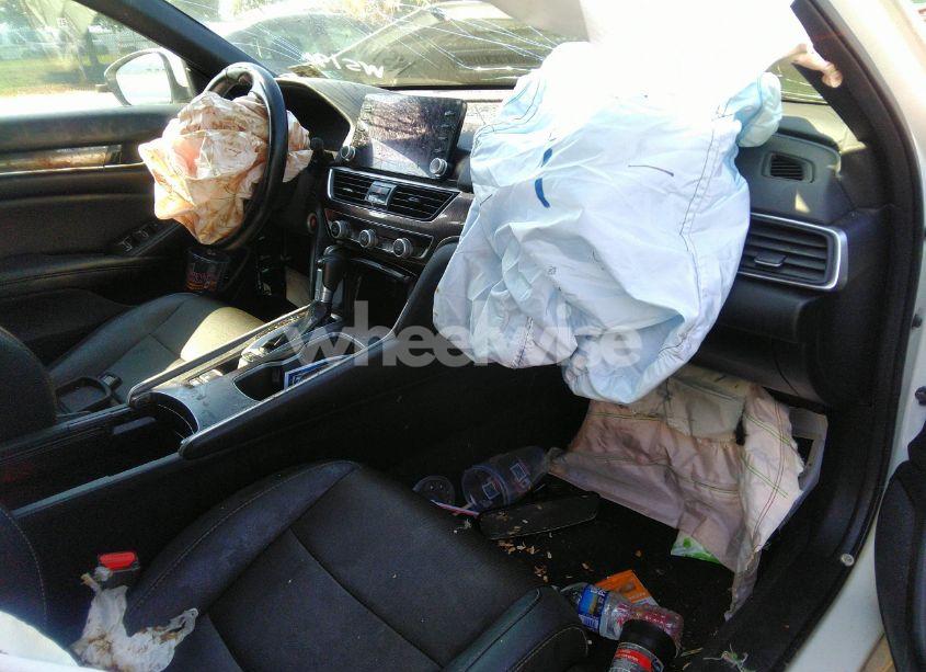 Photo 5 of 2020 Honda Accord SPORT (VIN 1HGCV1F30LA145027)