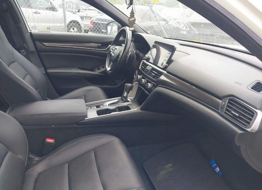 Photo 4 of 2021 Honda Accord SPORT (VIN 1HGCV1F30MA084831)