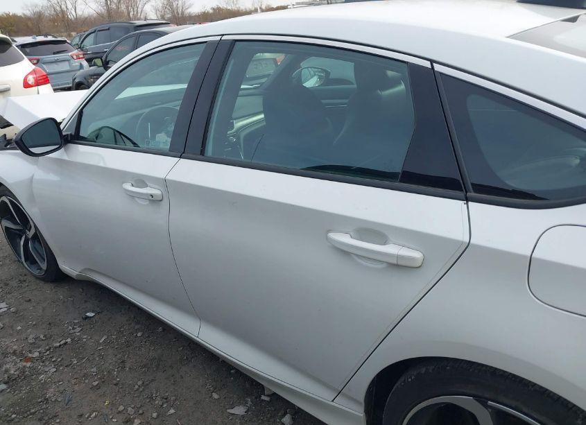 Photo 14 of 2022 Honda Accord SPORT (VIN 1HGCV1F30NA032987)