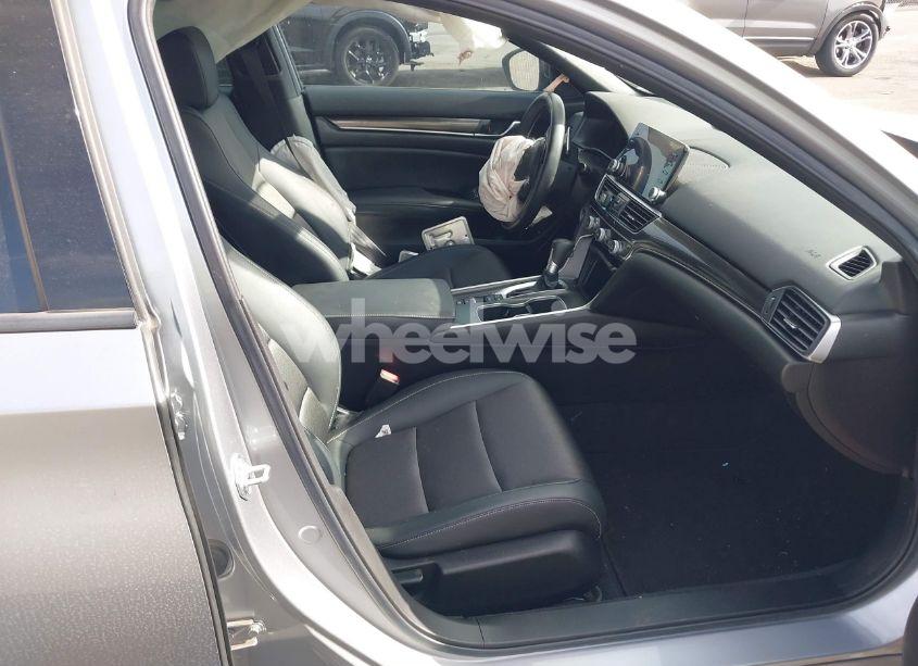 Photo 5 of 2022 Honda Accord SPORT (VIN 1HGCV1F30NA038093)