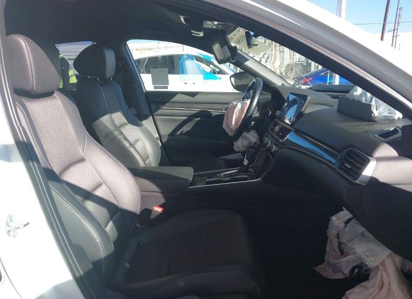 Photo 5 of 2022 Honda Accord SPORT (VIN 1HGCV1F30NA103623)