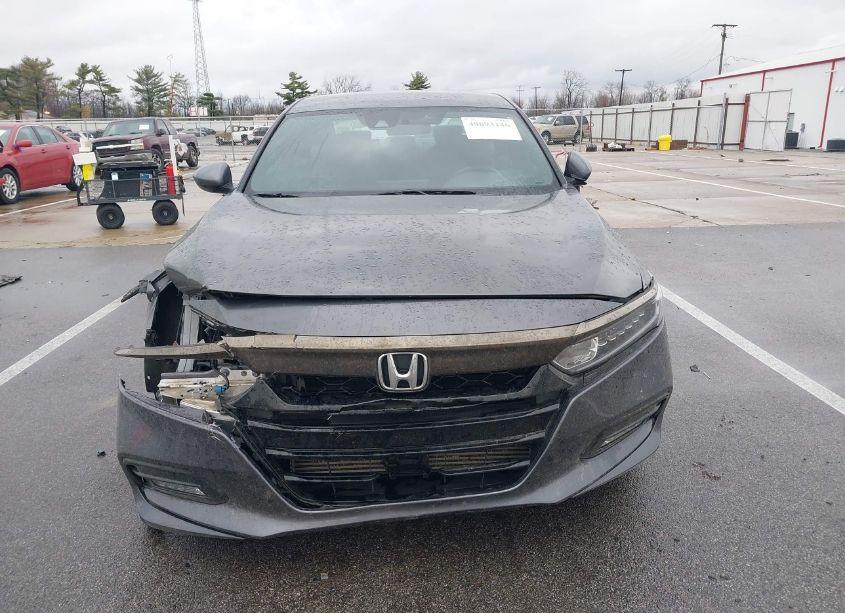 Photo 13 of 2018 Honda Accord SPORT (VIN 1HGCV1F31JA053020)