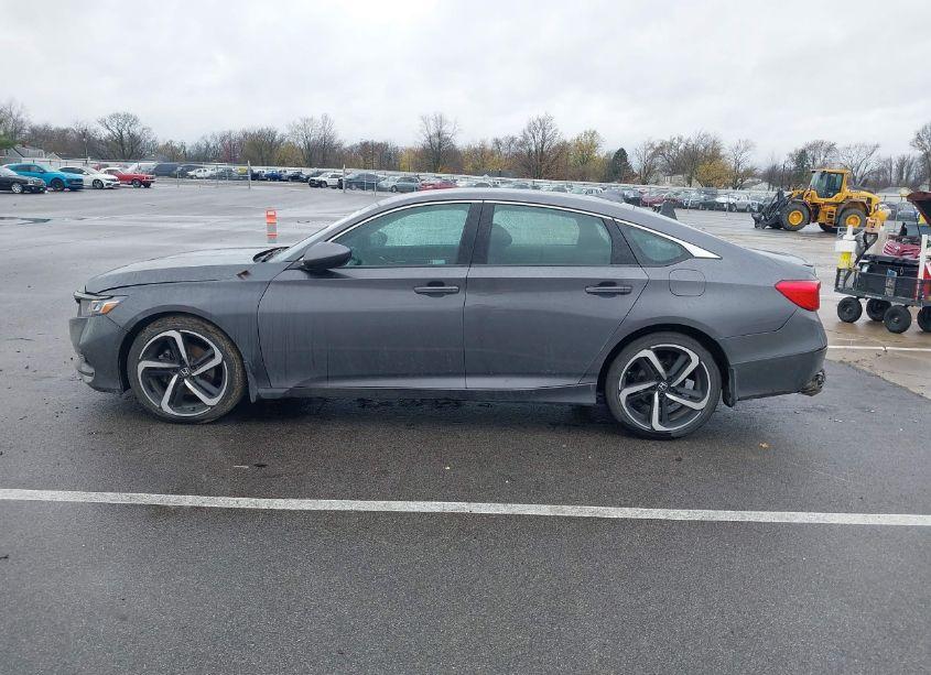 Photo 15 of 2018 Honda Accord SPORT (VIN 1HGCV1F31JA053020)