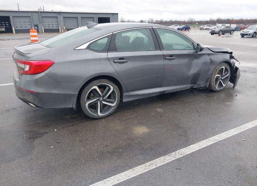 Photo 4 of 2018 Honda Accord SPORT (VIN 1HGCV1F31JA053020)