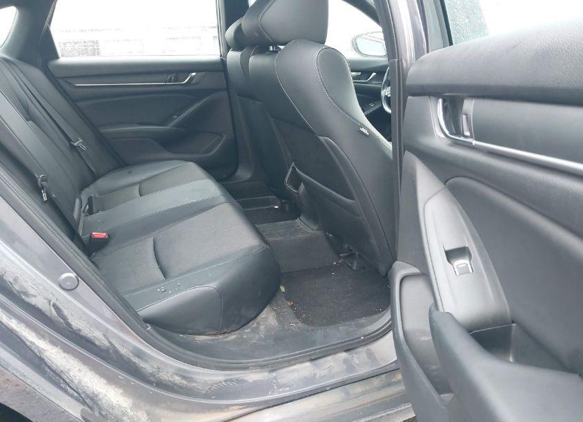 Photo 8 of 2018 Honda Accord SPORT (VIN 1HGCV1F31JA053020)