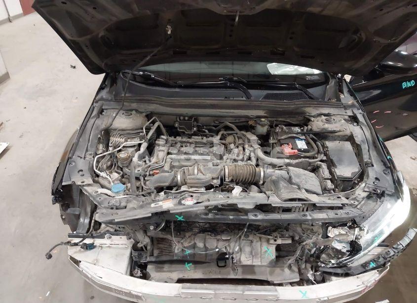 Photo 10 of 2018 Honda Accord SPORT (VIN 1HGCV1F31JA058069)