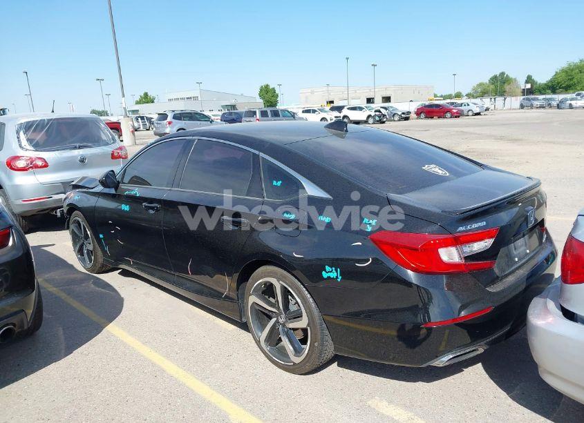 Photo 3 of 2018 Honda Accord SPORT (VIN 1HGCV1F31JA058069)