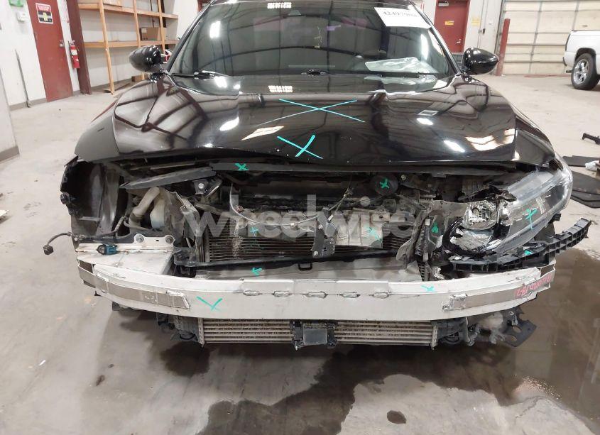 Photo 6 of 2018 Honda Accord SPORT (VIN 1HGCV1F31JA058069)