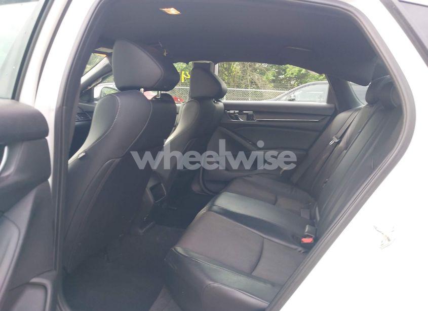 Photo 8 of 2018 Honda Accord SPORT (VIN 1HGCV1F31JA069931)