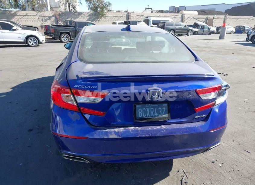 Photo 17 of 2018 Honda Accord SPORT (VIN 1HGCV1F31JA099379)