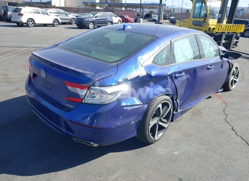 Photo 4 of 2018 Honda Accord SPORT (VIN 1HGCV1F31JA099379)