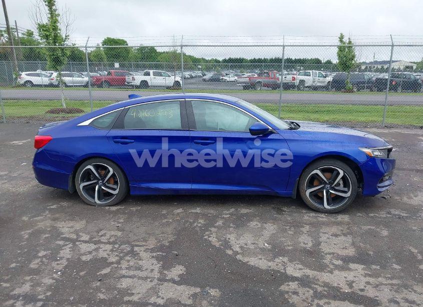 Photo 13 of 2018 Honda Accord SPORT (VIN 1HGCV1F31JA105424)