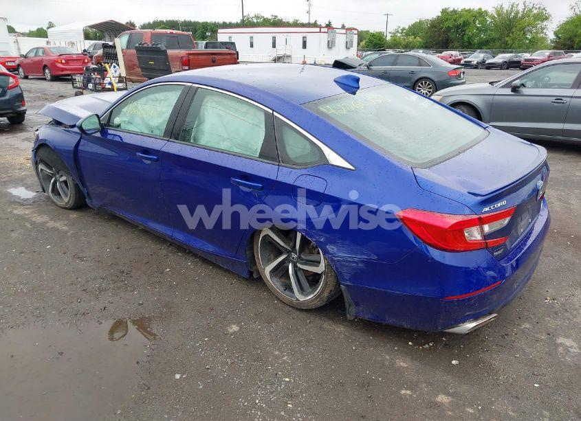 Photo 3 of 2018 Honda Accord SPORT (VIN 1HGCV1F31JA105424)