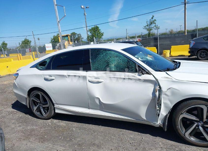 Photo 13 of 2018 Honda Accord SPORT (VIN 1HGCV1F31JA121638)