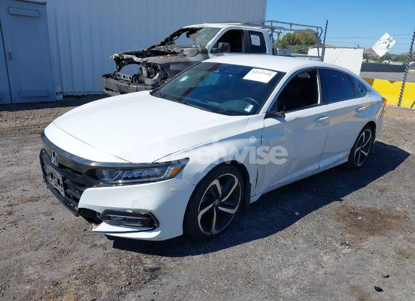 Photo 2 of 2018 Honda Accord SPORT (VIN 1HGCV1F31JA121638)