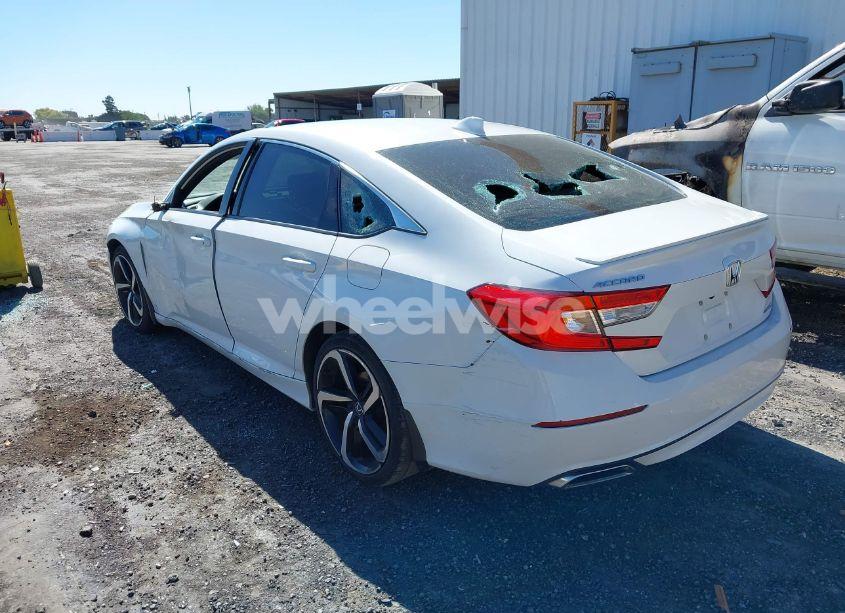 Photo 3 of 2018 Honda Accord SPORT (VIN 1HGCV1F31JA121638)