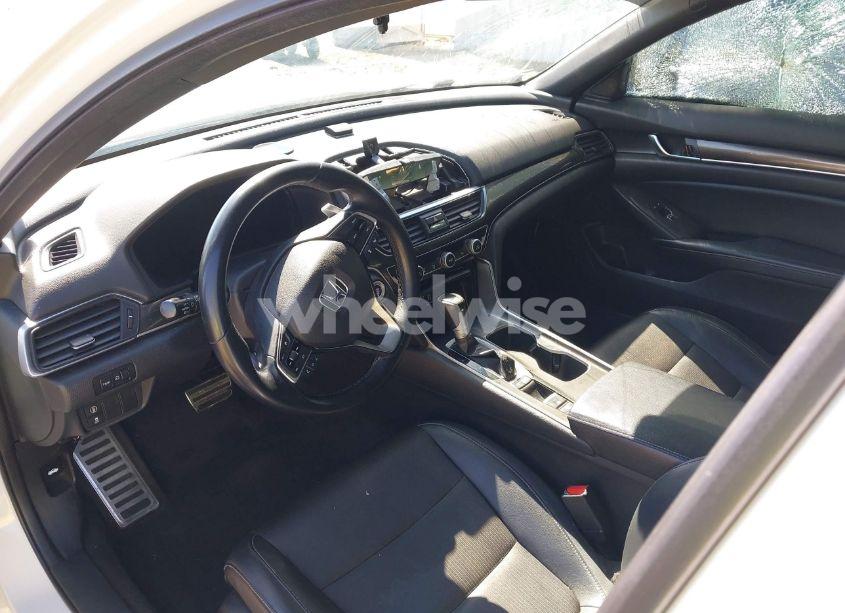 Photo 5 of 2018 Honda Accord SPORT (VIN 1HGCV1F31JA121638)