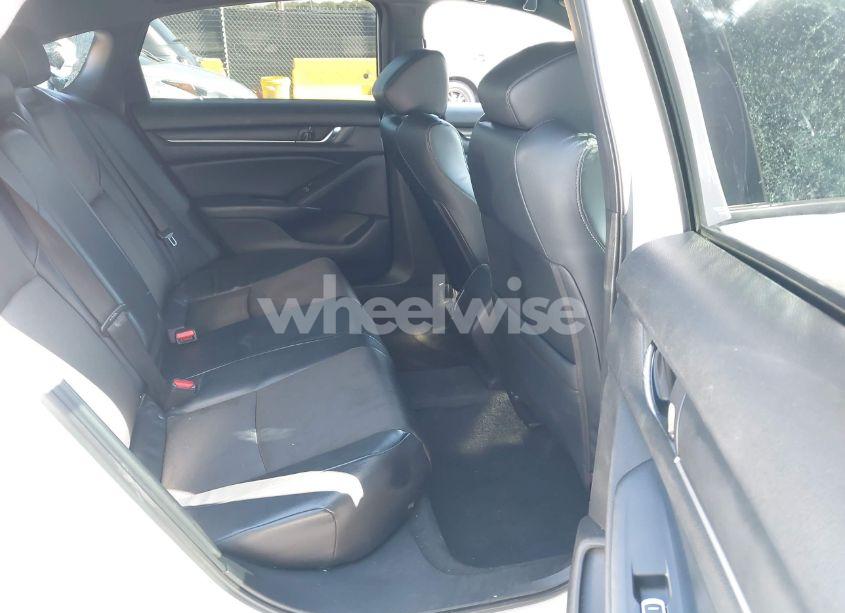 Photo 8 of 2018 Honda Accord SPORT (VIN 1HGCV1F31JA121638)