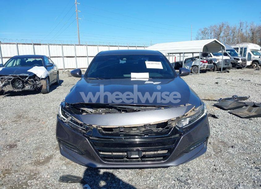 Photo 13 of 2018 Honda Accord SPORT (VIN 1HGCV1F31JA156101)