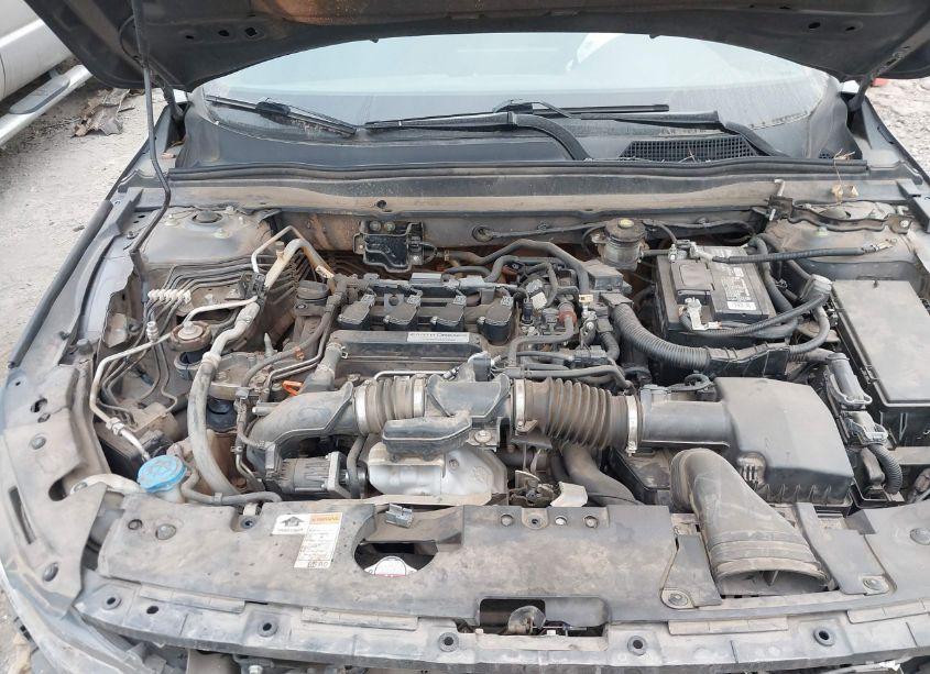 Photo 10 of 2018 Honda Accord SPORT (VIN 1HGCV1F31JA163162)