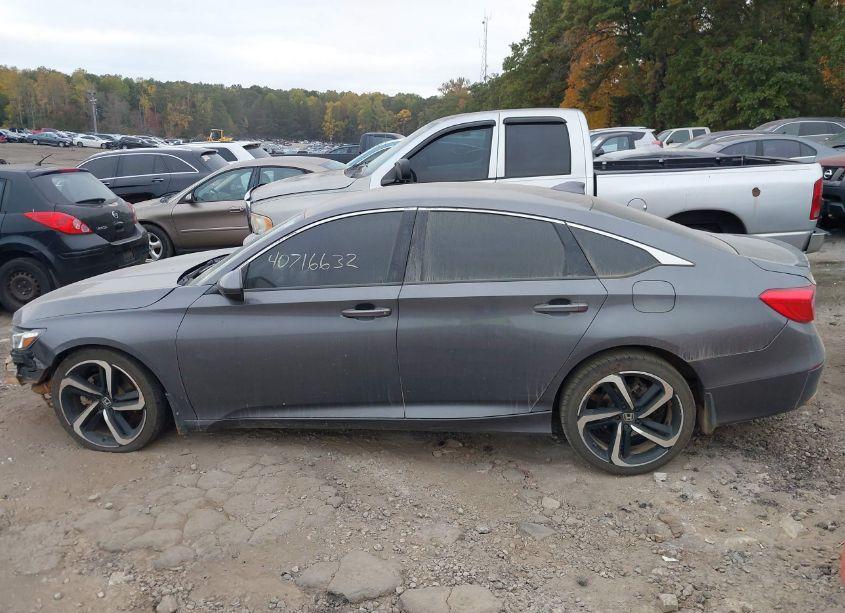 Photo 14 of 2018 Honda Accord SPORT (VIN 1HGCV1F31JA163162)