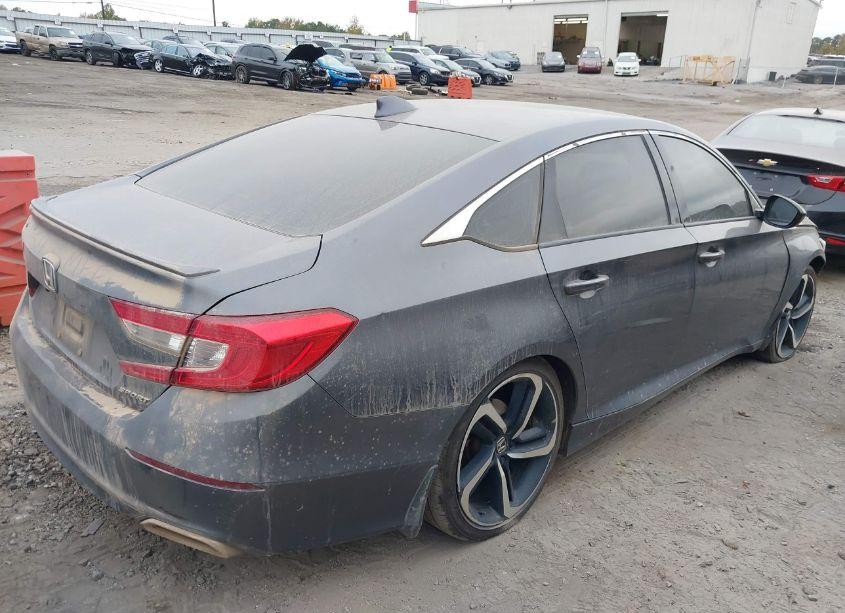 Photo 4 of 2018 Honda Accord SPORT (VIN 1HGCV1F31JA163162)