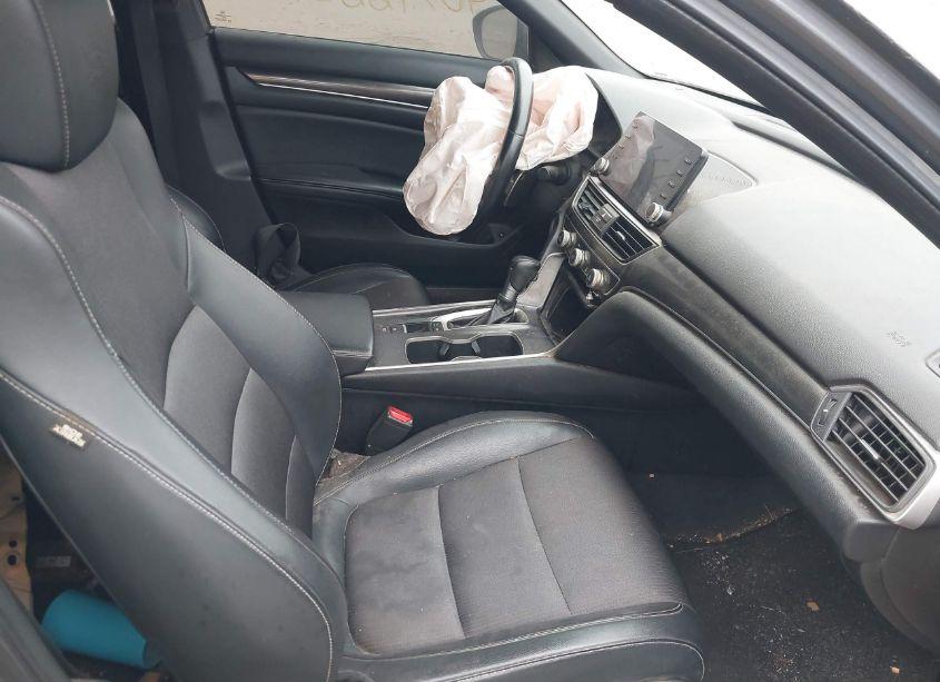 Photo 5 of 2018 Honda Accord SPORT (VIN 1HGCV1F31JA163162)