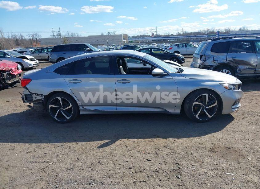Photo 13 of 2018 Honda Accord SPORT (VIN 1HGCV1F31JA164294)