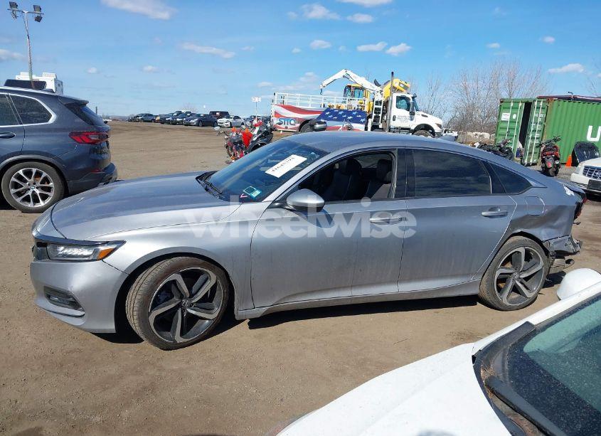 Photo 14 of 2018 Honda Accord SPORT (VIN 1HGCV1F31JA164294)