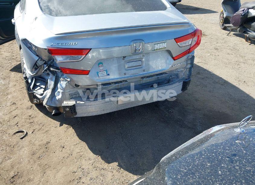 Photo 17 of 2018 Honda Accord SPORT (VIN 1HGCV1F31JA164294)