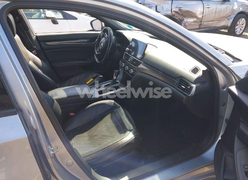 Photo 5 of 2018 Honda Accord SPORT (VIN 1HGCV1F31JA164294)