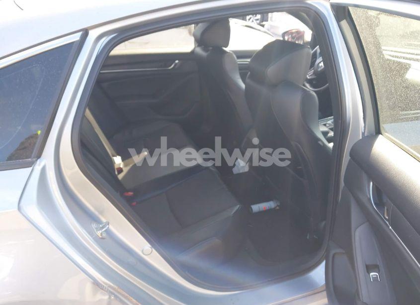 Photo 8 of 2018 Honda Accord SPORT (VIN 1HGCV1F31JA164294)