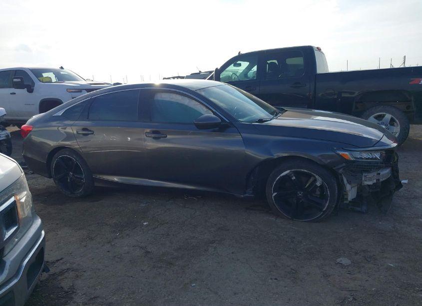 Photo 13 of 2018 Honda Accord SPORT (VIN 1HGCV1F31JA187607)